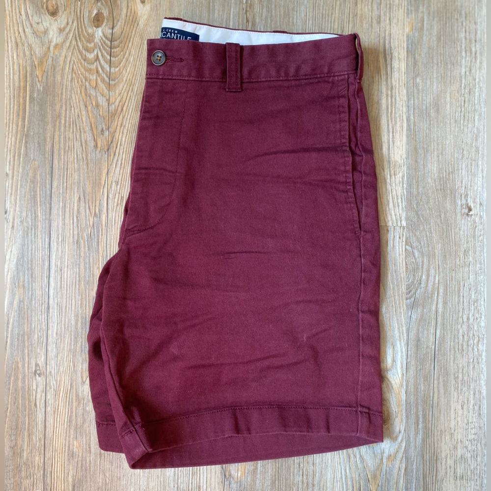 J. Crew Men's 5 Inch Shorts in Burgundy